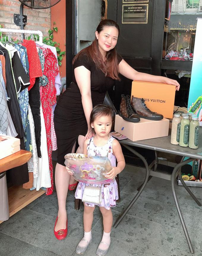 Phan Như Thảo thanh lý đồ sau khi giảm cân để làm từ thiện-1