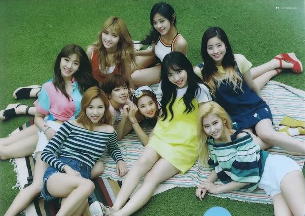 TWICE tiết lộ về mặt trái của sự nổi tiếng: Ám ảnh với fan cuồng, lịch trình dày đặc-1