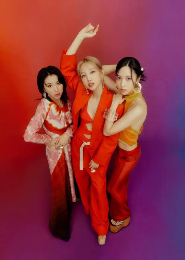 TWICE tiết lộ về mặt trái của sự nổi tiếng: Ám ảnh với fan cuồng, lịch trình dày đặc-10