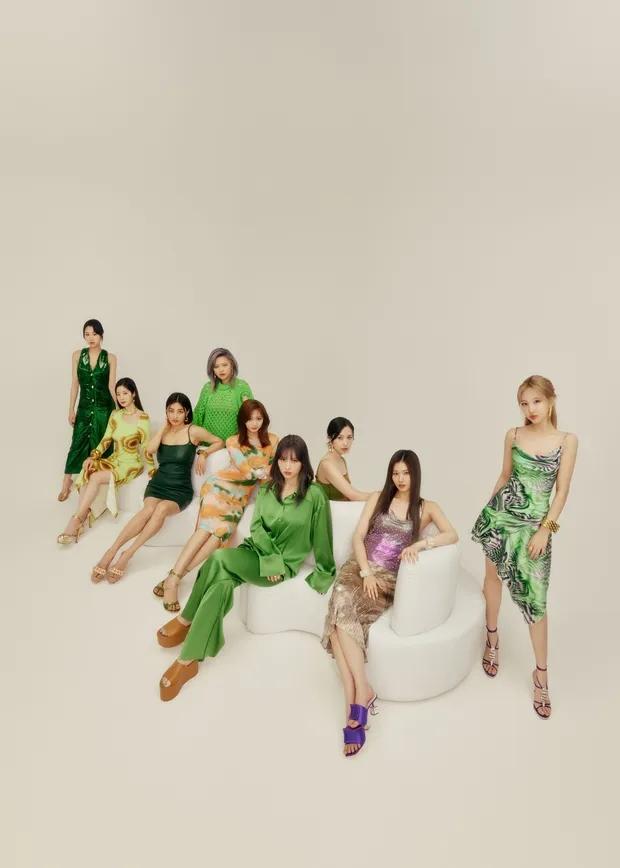 TWICE tiết lộ về mặt trái của sự nổi tiếng: Ám ảnh với fan cuồng, lịch trình dày đặc-13