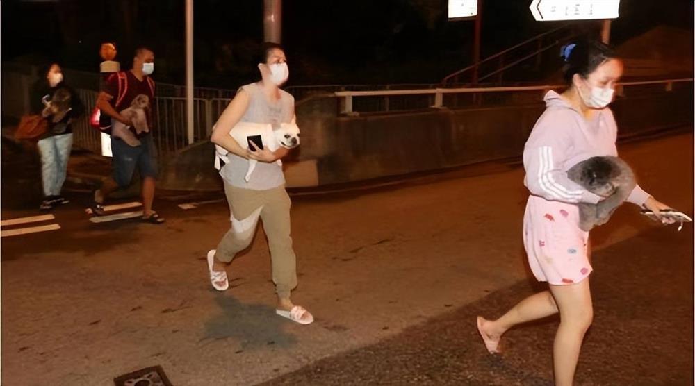 Cảnh 18 giúp việc tháo chạy khi dinh thự Lâm Thanh Hà bốc cháy-4