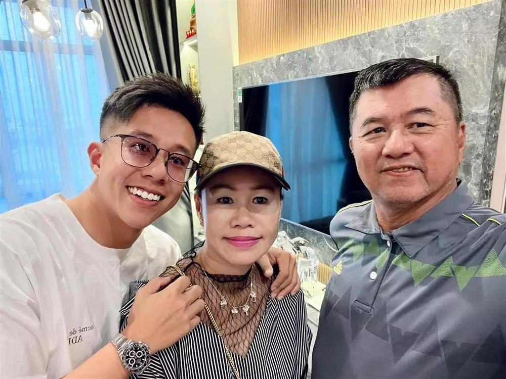 Mẹ Matt Liu mê shopping hàng hiệu nhưng hóa ra lại rất tiết kiệm-1