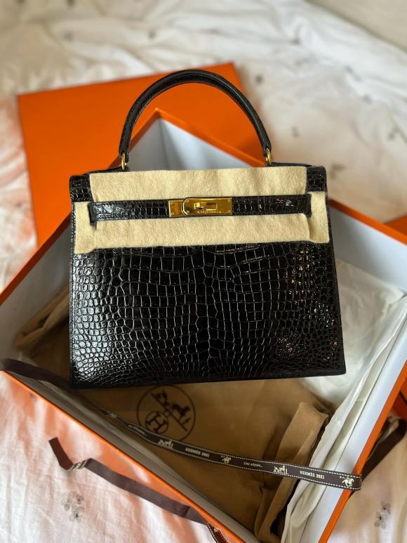 Phản ứng của bà xã Đăng Khôi được gạ bán túi Hermès lãi 200 triệu-5