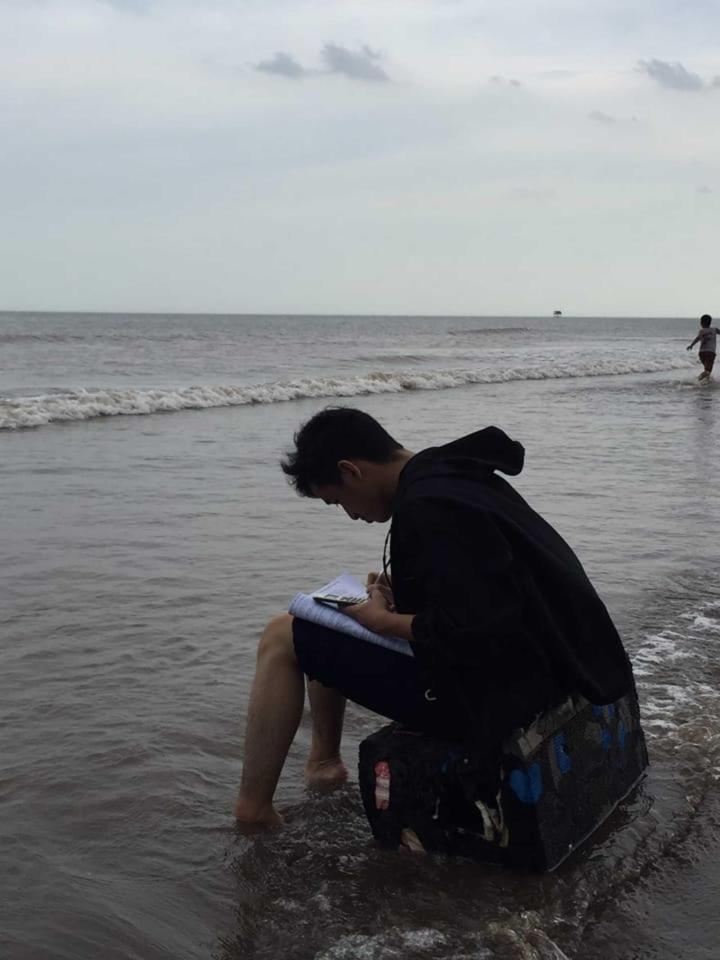 Muôn kiểu ôn bài của sĩ tử 2k4-3