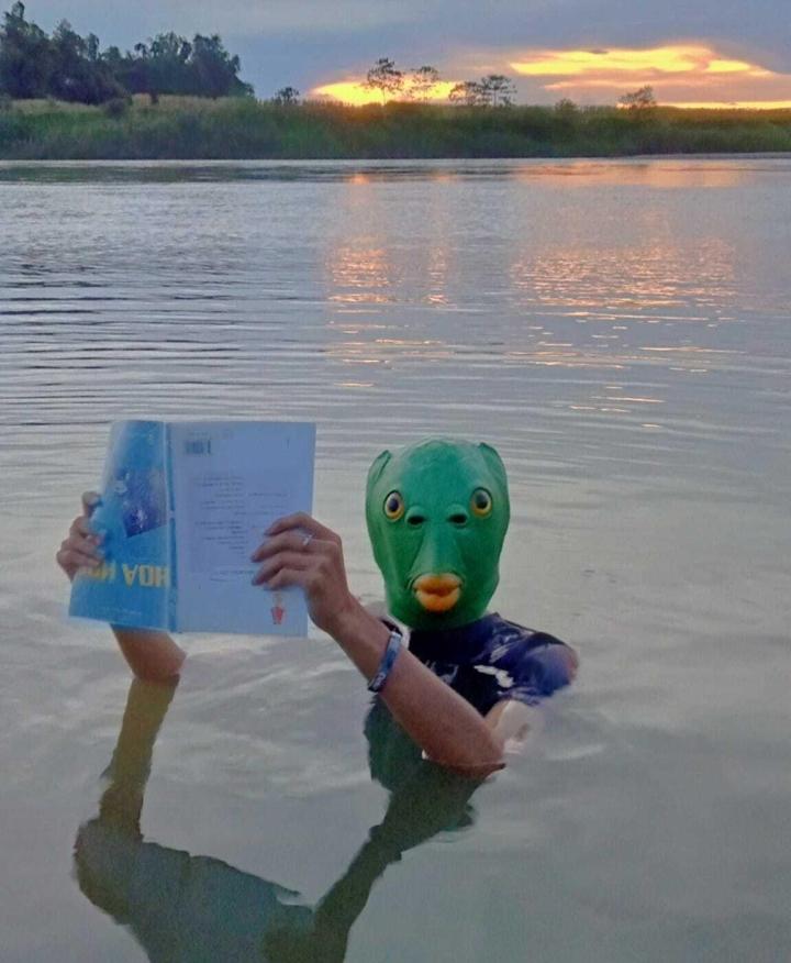 Muôn kiểu ôn bài của sĩ tử 2k4-4