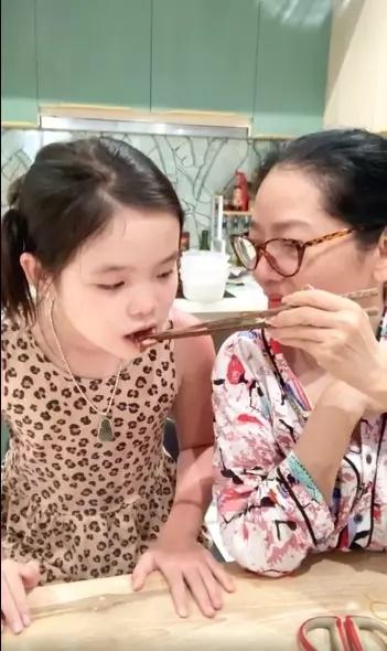 Loạt ảnh mối quan hệ mẹ chồng và con riêng Phương Trinh Jolie-7