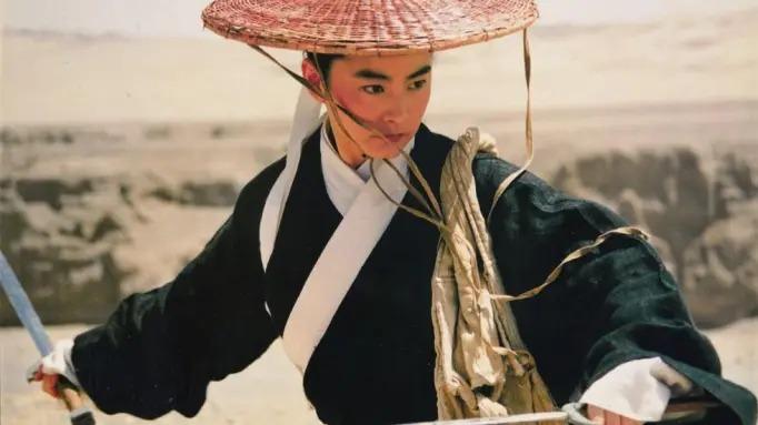 Lâm Thanh Hà: Mỹ nhân đẹp nức tiếng, ghi dấu ấn bằng những lần giả trai-10