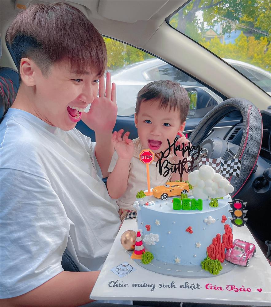 Bố mẹ ly hôn, con trai 3 tuổi Huy Cung có nhà riêng, chuẩn rich kid-3