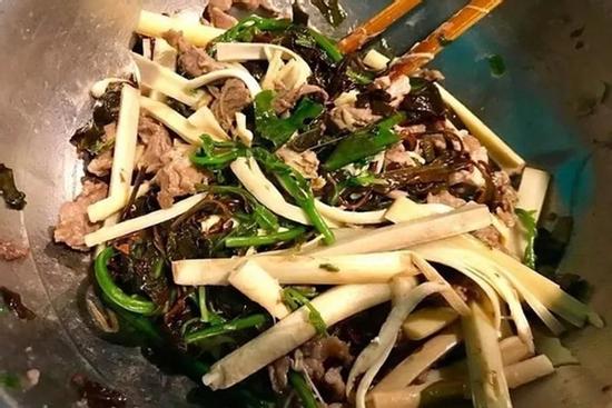 Cây dại cứu đói, chi chít gai thành đặc sản