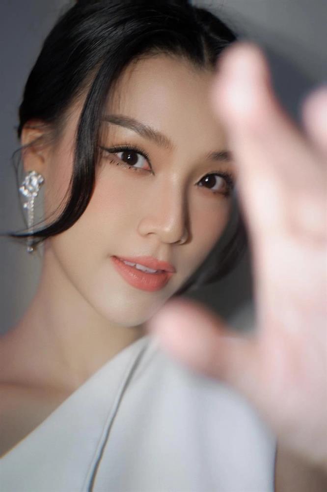 Hoàng Oanh gây lú vì quá giống bạn gái Đoàn Văn Hậu-1