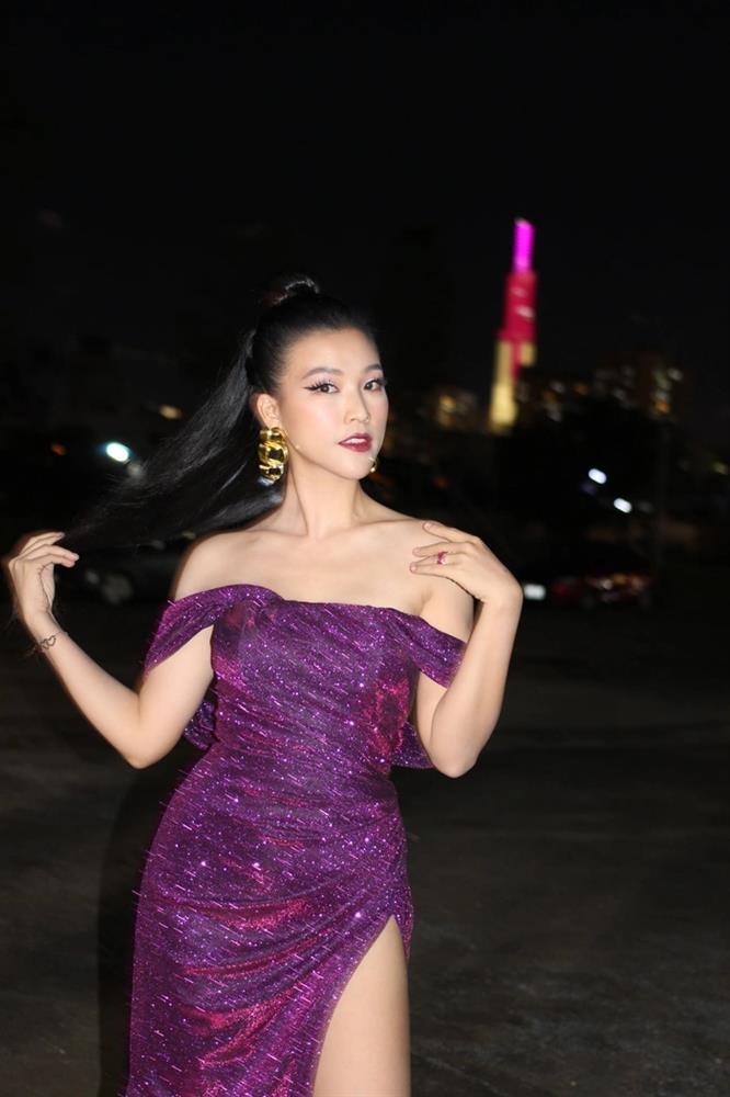 Hoàng Oanh gây lú vì quá giống bạn gái Đoàn Văn Hậu-7