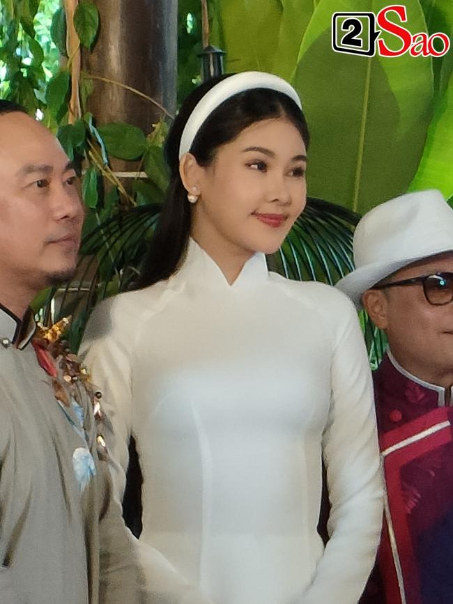 Lê Âu Ngân Anh xuất hiện sau xác nhận kết hôn, lộ nhan sắc thật-5