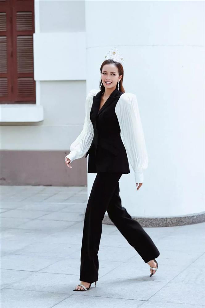 Hoa hậu Ngọc Châu bị già, sến súa với các thiết kế phản chủ-6