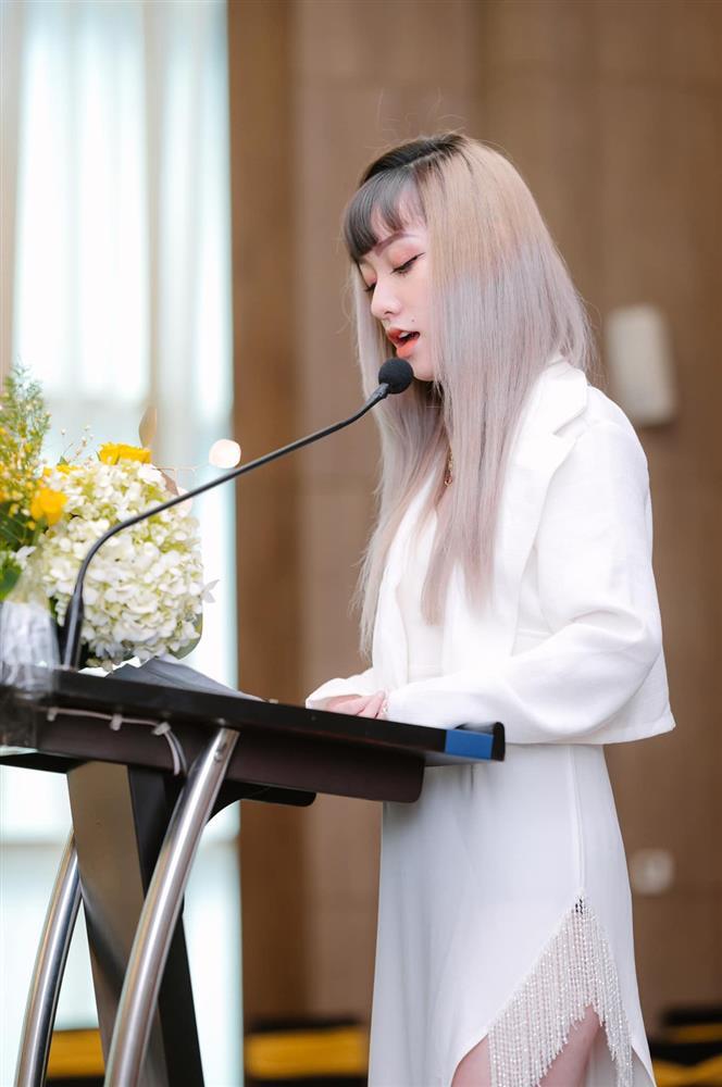 Bị phụ bạc, cô gái teo hai tay dùng chân chăm con, 3 năm sau sống hạnh phúc-4