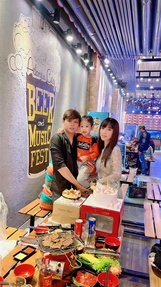 Bị phụ bạc, cô gái teo hai tay dùng chân chăm con, 3 năm sau sống hạnh phúc-7