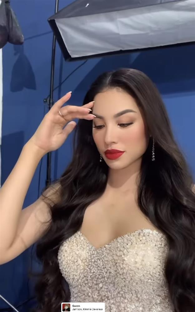 Phạm Hương tái xuất Vbiz với son đỏ chót, body phát tướng hơn xưa-4