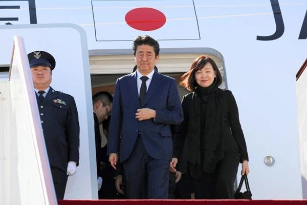 Người vợ sát cánh bên ông Abe suốt 35 năm-4