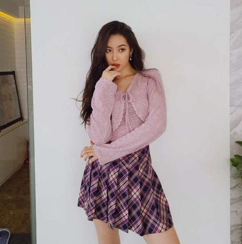 Mặc đẹp quanh năm như sao Hàn với 4 kiểu chân váy hot trend-5