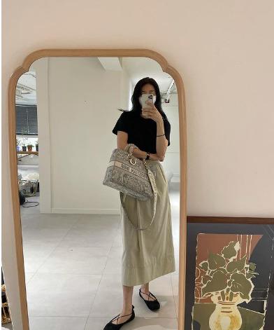 Mặc đẹp quanh năm như sao Hàn với 4 kiểu chân váy hot trend-8