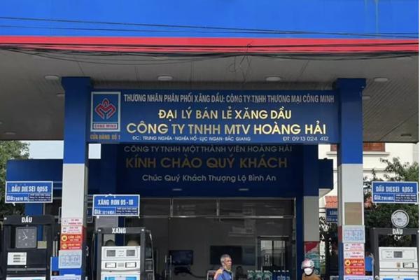 Khách đổ 500.000 đồng tiền xăng ở Bắc Giang, hút ra chỉ được 9,5 lít-1