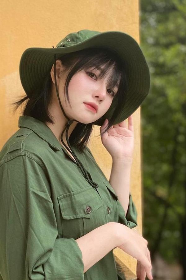 Nữ sinh gây ‘xao xuyến’ với nhan sắc ngọt ngào trong kỳ học quân sự-5