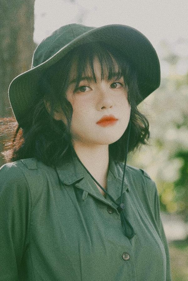 Nữ sinh gây ‘xao xuyến’ với nhan sắc ngọt ngào trong kỳ học quân sự-7