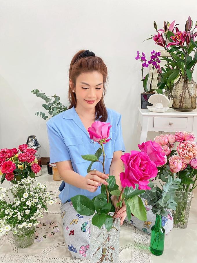 Đào Bá Lộc tung ảnh quyền lực như Hoa hậu, fan xúi đi thi gấp-12