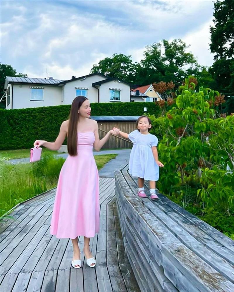 Lisa tạo dáng như hoa hậu, Hồ Ngọc Hà cũng phải trầm trồ-6