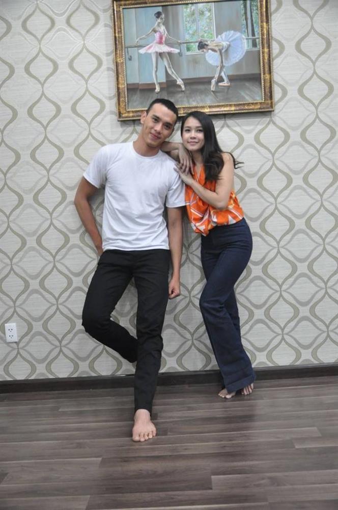 Sam, Ninh Dương Lan Ngọc bé như cái kẹo bên đồng nghiệp-11