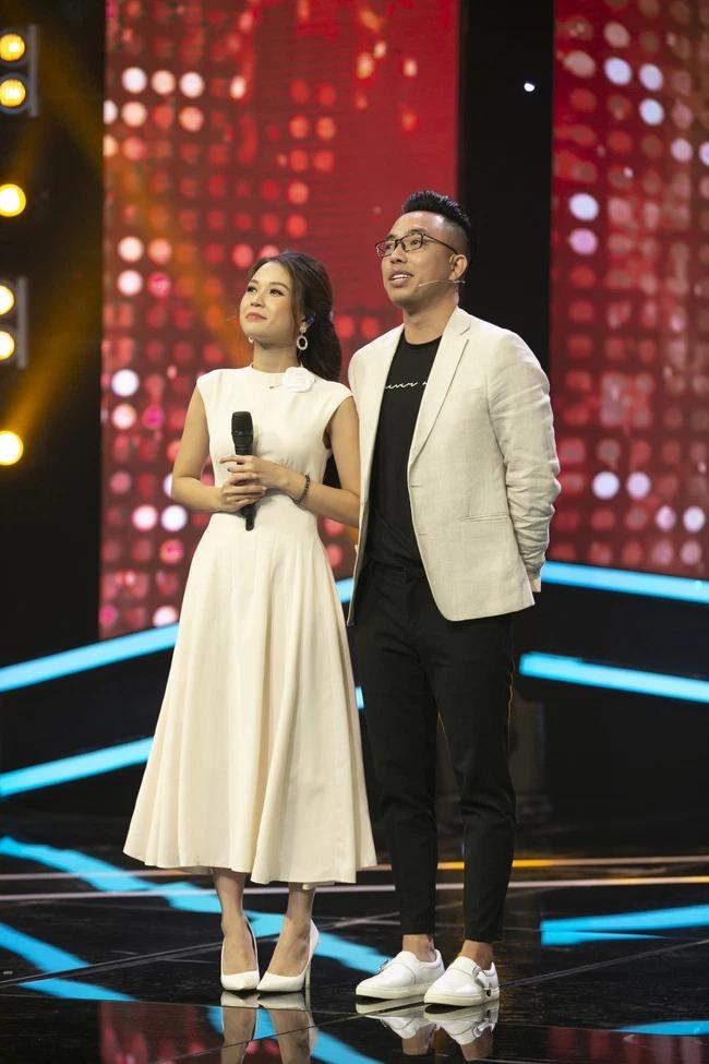 Sam, Ninh Dương Lan Ngọc bé như cái kẹo bên đồng nghiệp-12