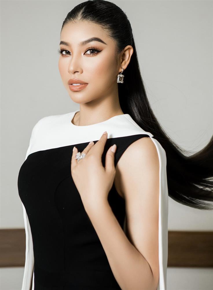 Phạm Hương lộ mặt bánh bao, bụng mỡ qua clip quay lén cam thường-2