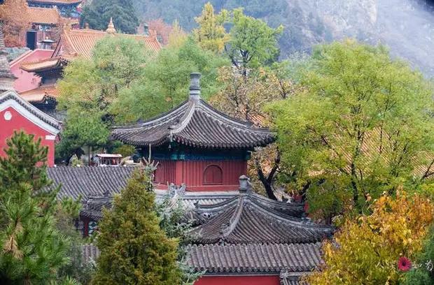Ngôi chùa đặc biệt ở Bắc Kinh, tượng khiến du khách khiếp đảm-2
