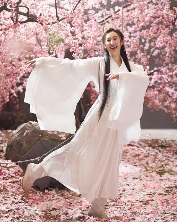 Mỹ nhân chuyên trị vai lẳng lơ, giật bồ bất ngờ đóng Tiểu Long Nữ-3