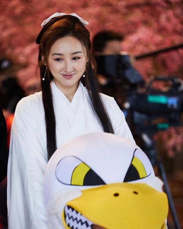 Mỹ nhân chuyên trị vai lẳng lơ, giật bồ bất ngờ đóng Tiểu Long Nữ-4