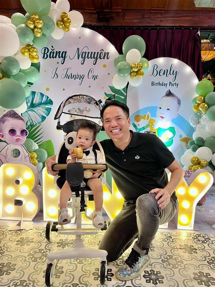 Lộ rõ mặt tình mới Bằng Kiều và con trai chung 1 tuổi-2