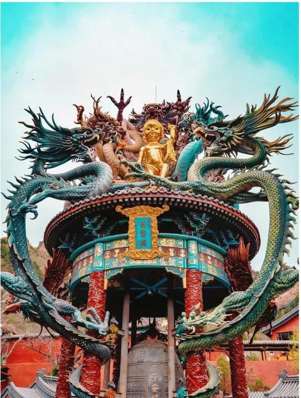Ngôi chùa đặc biệt ở Bắc Kinh, tượng khiến du khách khiếp đảm-4