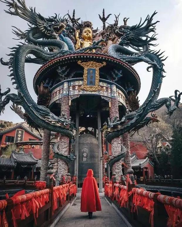 Ngôi chùa đặc biệt ở Bắc Kinh, tượng khiến du khách khiếp đảm-5
