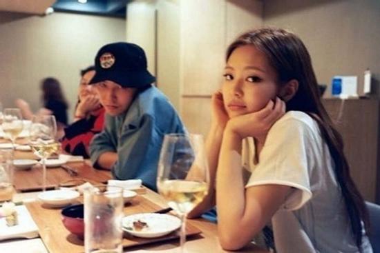 G-Dragon like video 'đẩy thuyền' với Jennie, BTS V cũng bị réo tên