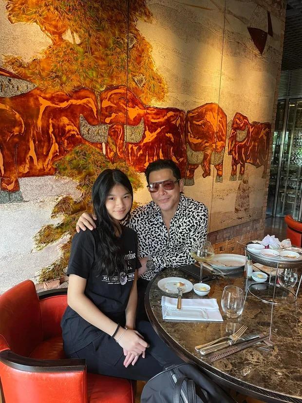 Con gái Trương Ngọc Ánh 14 tuổi đã cao ngang ngửa bố mẹ-2