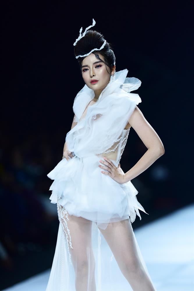 Sao Việt nhịn ăn cấp tốc để mặc đẹp đồ hở bạo-8