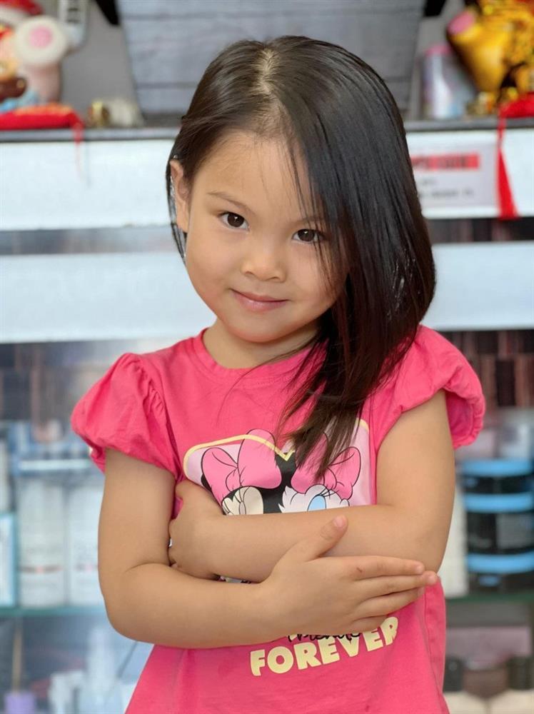 Ái nữ 4 tuổi nhà Thanh Thảo xách túi tiền tỷ đi sự kiện-6
