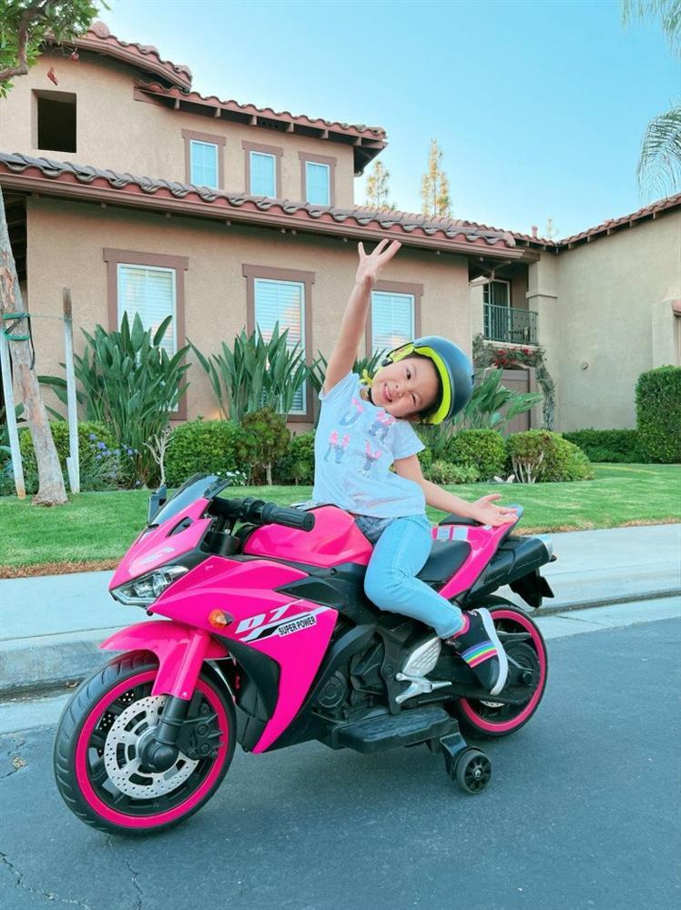 Ái nữ 4 tuổi nhà Thanh Thảo xách túi tiền tỷ đi sự kiện-8