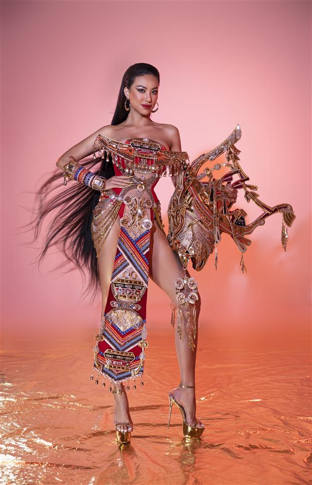 Kim Duyên công bố quốc phục, nhiều điểm khác bản thiết kế-8