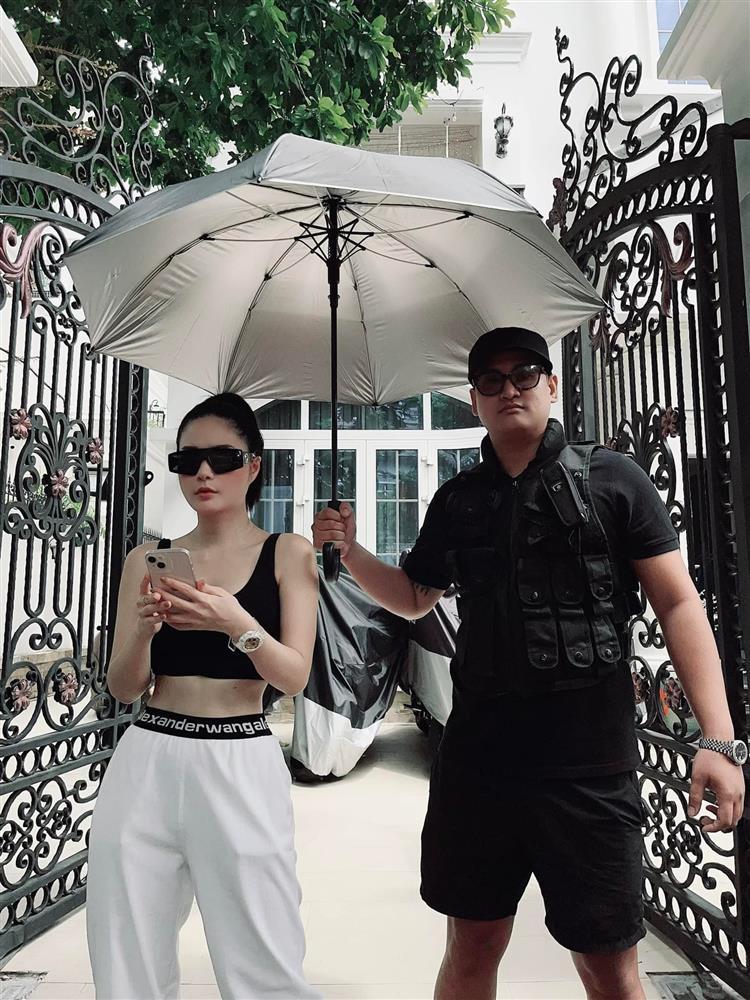 Thuê dàn trai 6 múi làm vệ sĩ, Đoàn Di Băng bị mắng thừa tiền-2