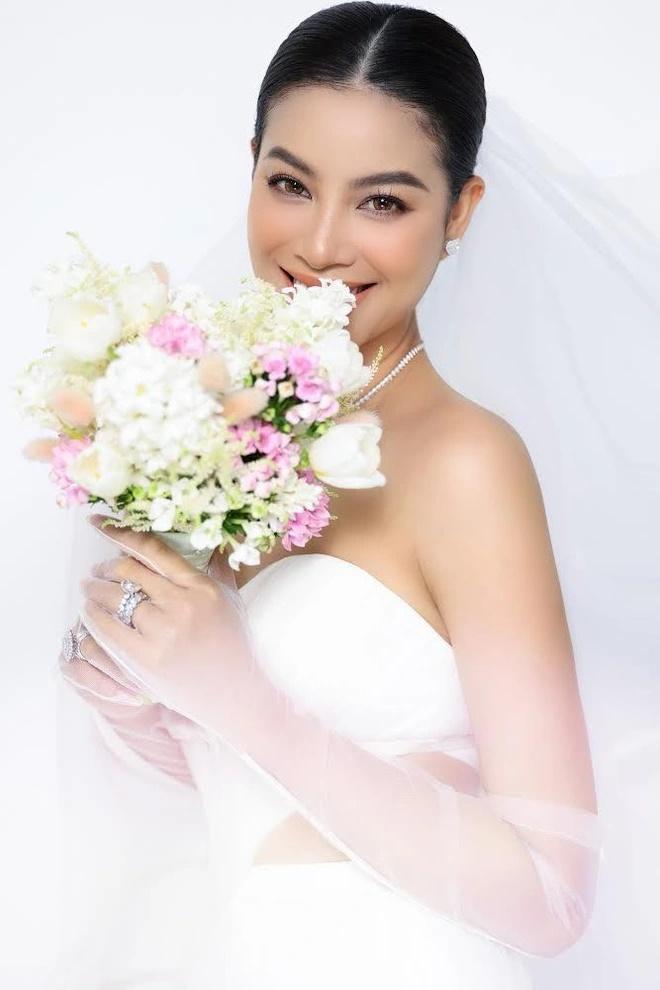 Hé lộ váy cưới đặc biệt của Hoa hậu Phạm Hương-2