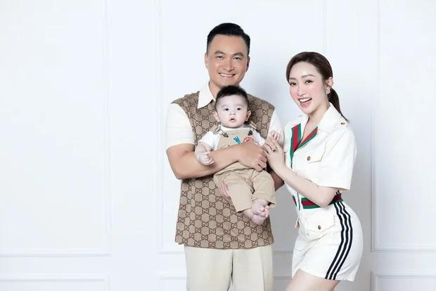 Vợ Chi Bảo khoe ảnh hạnh phúc bên chồng con, tiết lộ giảm 15kg sau sinh-1
