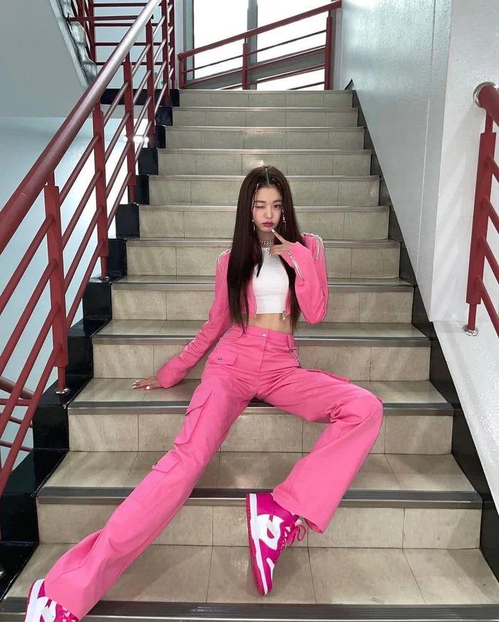 Top mỹ nhân Gen Z xứ Hàn sở hữu đôi chân cực phẩm-3