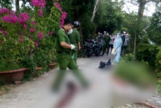 NÓNG: Hàng xóm vác dao sang các nhà chém 4 người thương vong