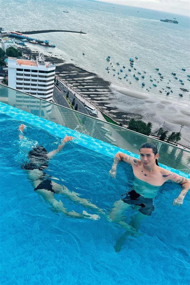 Đi bơi với BB Trần, nữ diễn viên Vbiz lộ bụng to đùng nghi mang bầu-5