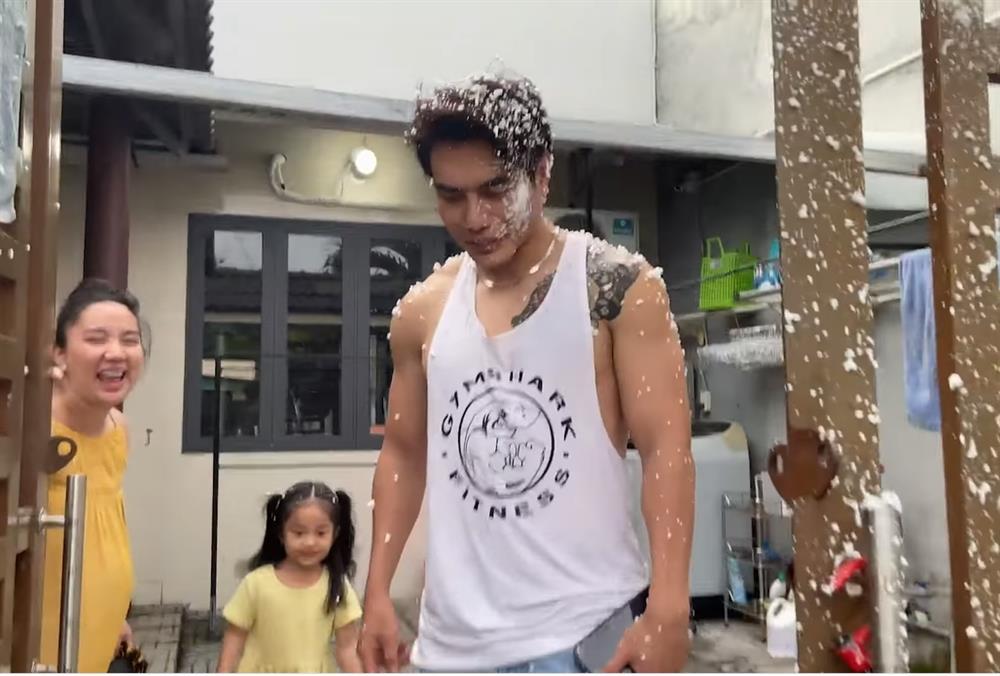 Lê Dương Bảo Lâm bật ngửa vì siêu xe, đồng hồ hiệu vợ tặng nhân dịp sinh nhật-1